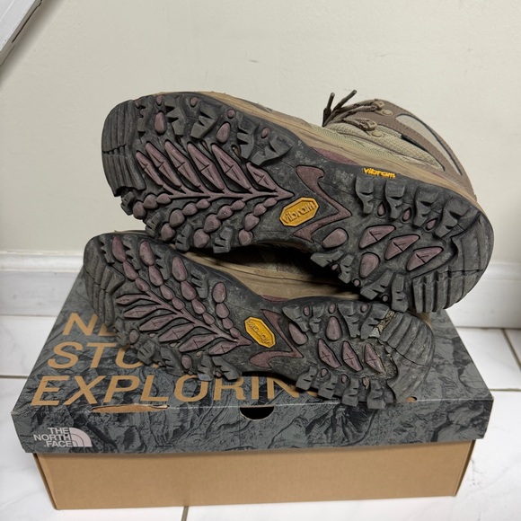 The north face  WOMEN'S HEDGEHOG FASTPACK MID GORE-TEX® boot (size 7.5) - Picture 4 of 5